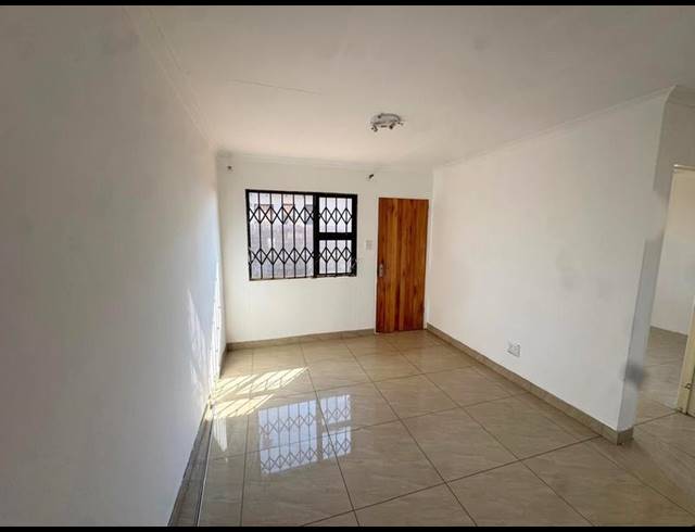 2 BEDROOM HOUSE FOR SALE IN TOEKOMSRUS